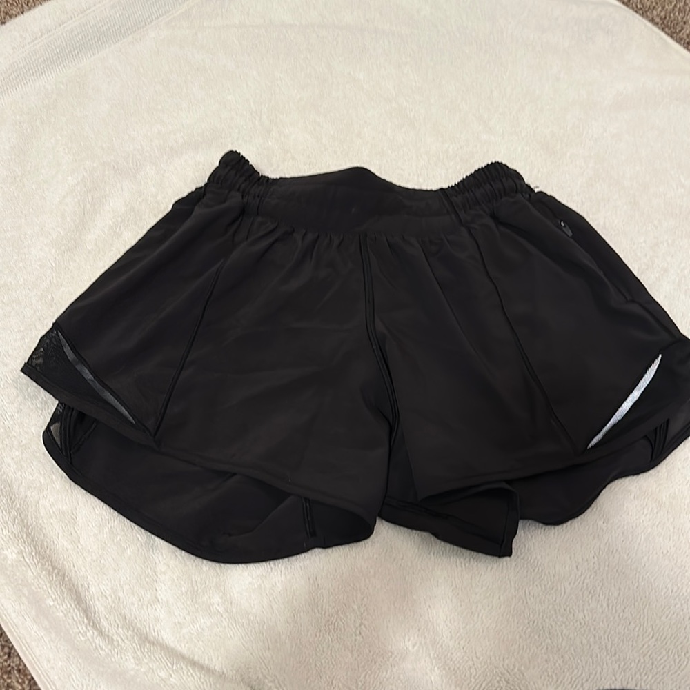 Lululemon Hotty Hot Short Black Size 4